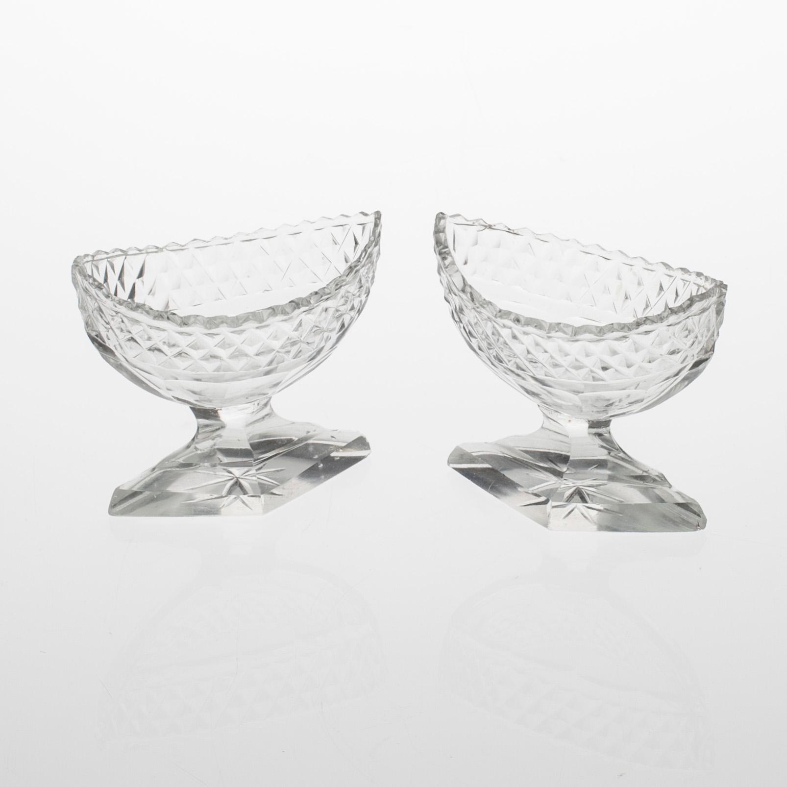 SALTKAR, ett par, glas, empire, 1800-talets första hälft.
