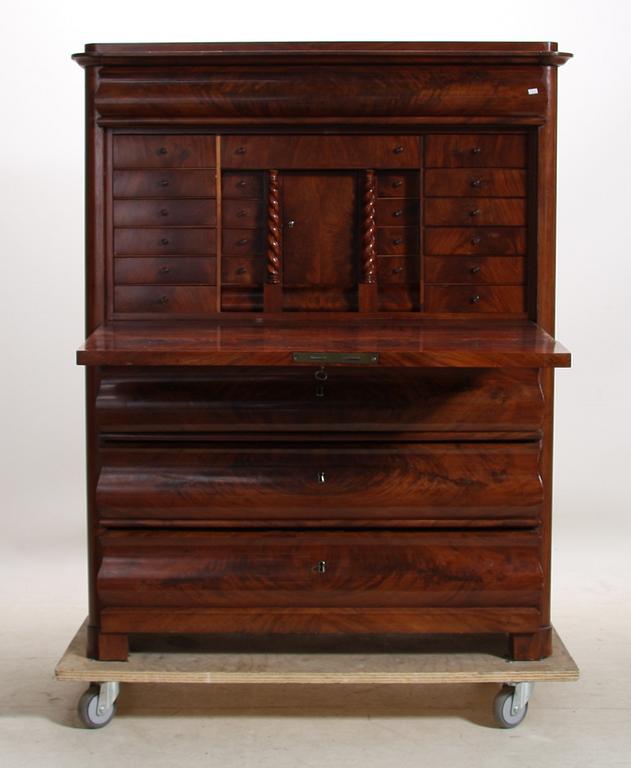 CHIFFONJÉ, nyrenässans, 1800-talets slut.