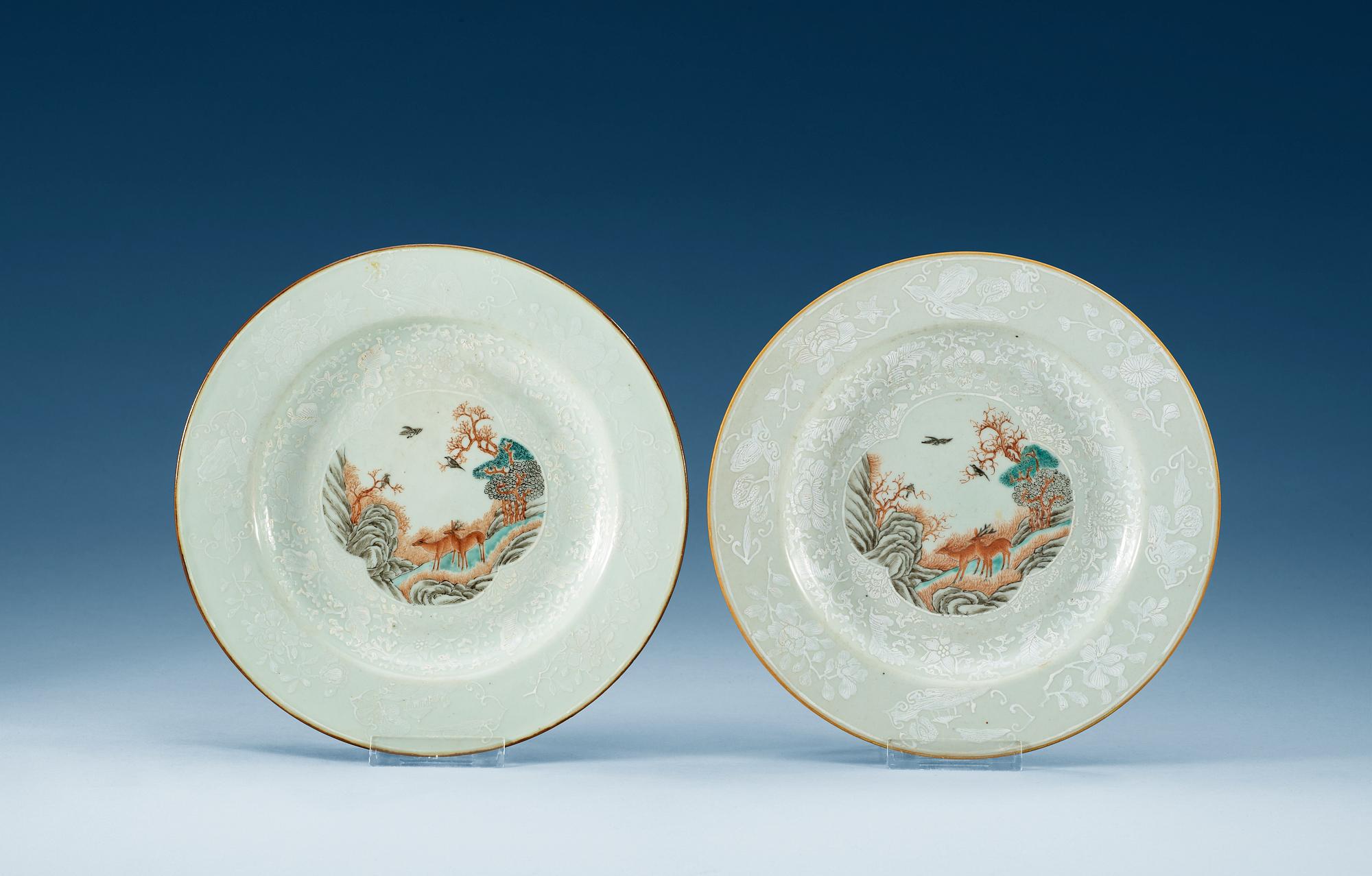 Tallrikar, ett par, kompaniporslin. Qing dynastin, Yongzheng (1723-1735).