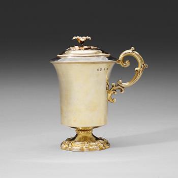 1085. A Russian 19th century silver-gilt cup and cover, unidentified makers mark, Moscow 1847.