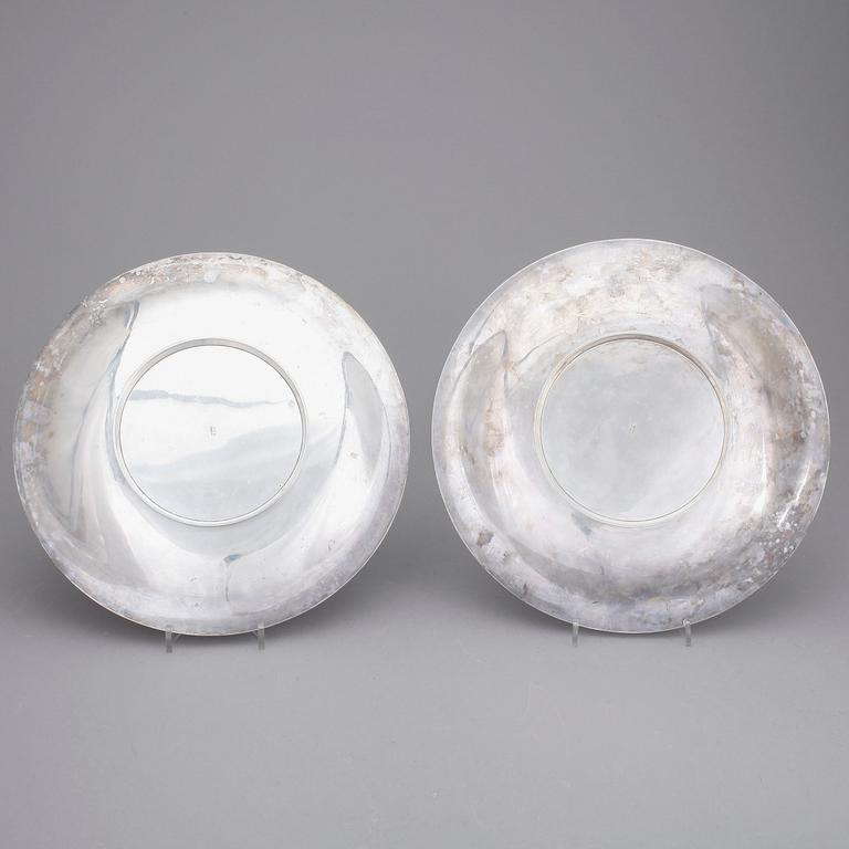 FAT, 2 st, sterlingsilver, 1900-tal. Total vikt ca 1026 gr.