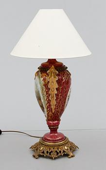BORDSLAMPA, porslin, sent 1800-tal.