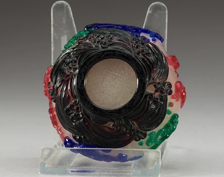 A four coloured Peking-glass brush washer pot, Qing dynasty with seal mark.