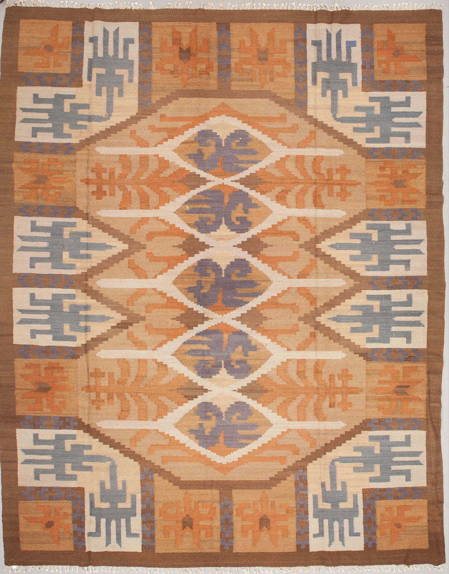 MATTA, rölakan, Finland möjligen, 1900-talets första hälft. Ca 398 x 313 cm.