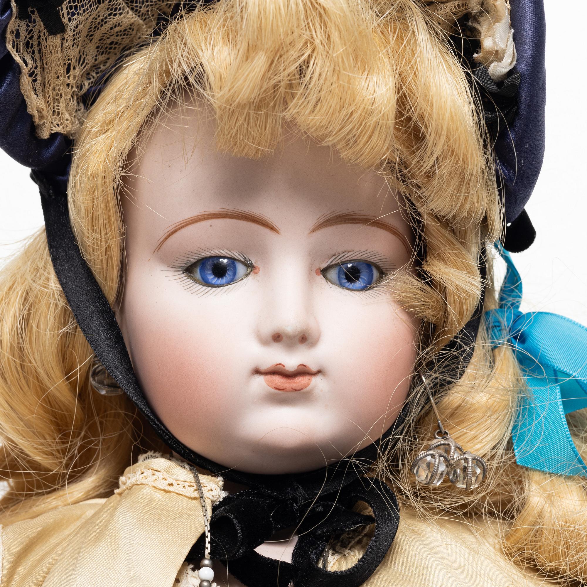 Girl doll, fashion doll, likely France, late 19th century.