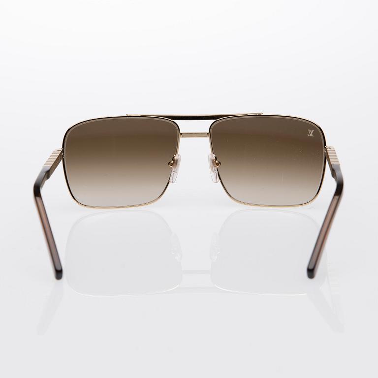 SOLGLASÖGON, "Attitude", Louis Vuitton.