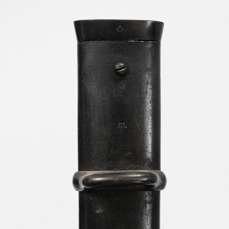 A Swedish cavalry sword 1893 pattern, with scabbard.