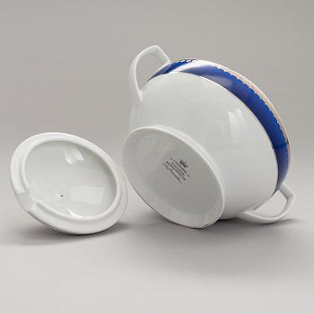 SIGVARD BERNADOTTE, RUOKA-ASTIASTO, 76 osaa, posliinia, "Christineholm".