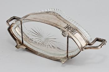 JARDINIERE, silver och glas, svenska importstämplar samt K Andersson, Göteborg, 1920, silvervikt 470 g.