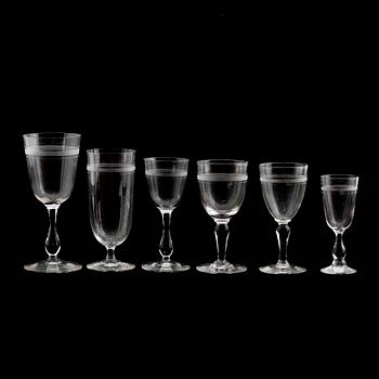 SERVISGLAS, 66 delar, sk Rydbergsslipning, 1800-tal.