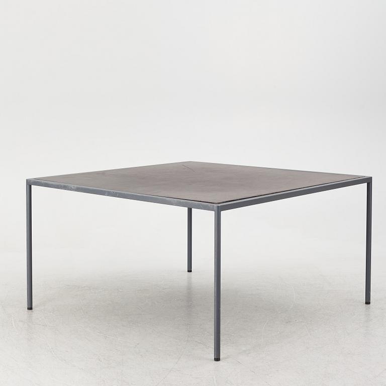 Jonas Bohlin, a dining table.