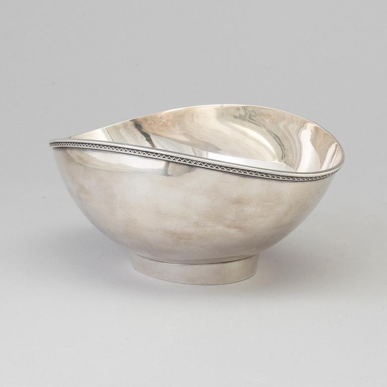 AINAR AXELSSON, a sterling silver bowl from GAB, Stockholm, 1967.