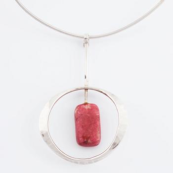 Tone Vigeland, a sterling silver and thulite necklace, Norway 1960s.