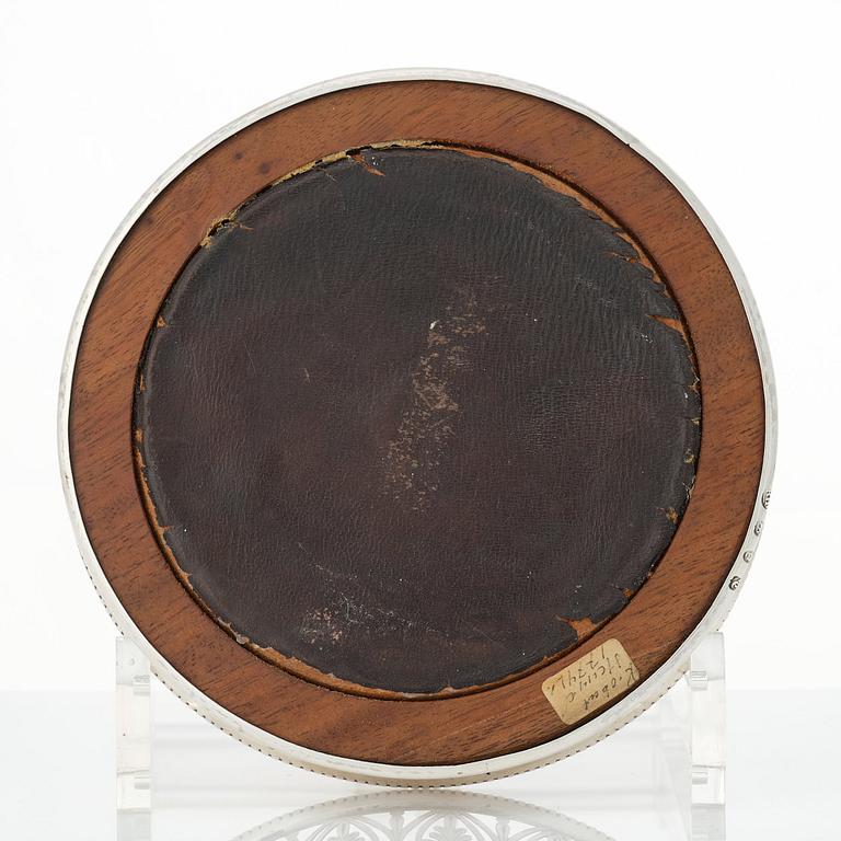 An English 18th century silver coaster, mark of Robert Hennell I, London 1774.