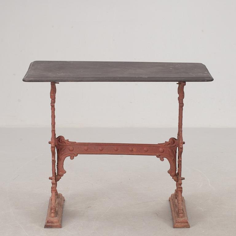TRÄDGÅRDSBORD, 1800-talets slut, märkt Baskell & Chambers, gjutjärn.