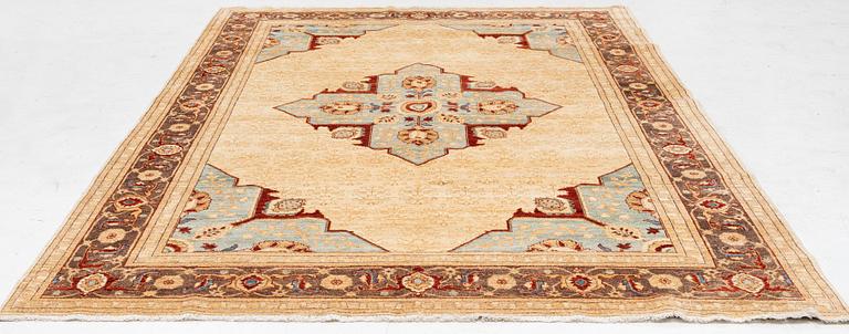 Oriental rug, probably Pakistan, approx. 337 x 247 cm.