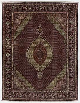 Carpet, oriental, Mahi Tabriz, 385x302 cm.