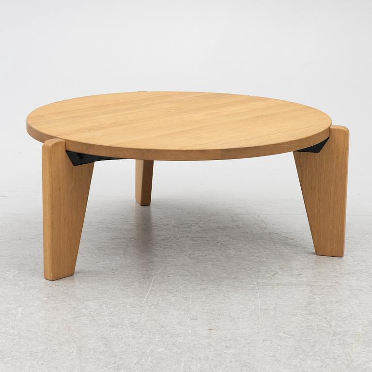 Jean Prouvé, a 'Guéridon Base' coffe table, Vitra, 21st century.