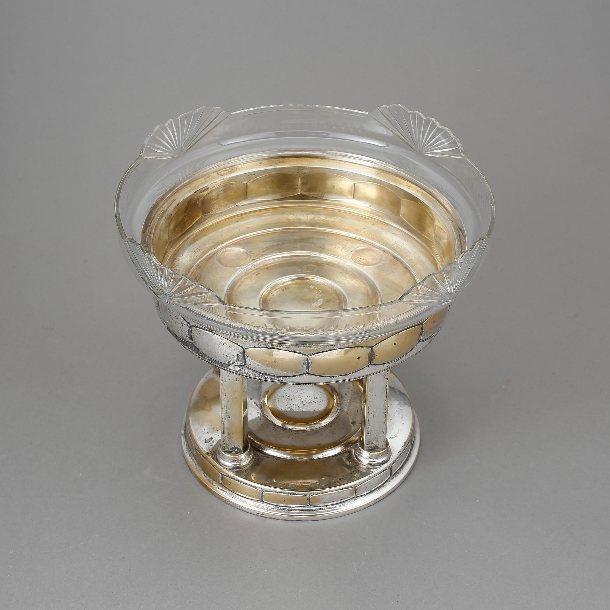 UPPSATSSKÅL, nysilver och glas. 1920-tal.