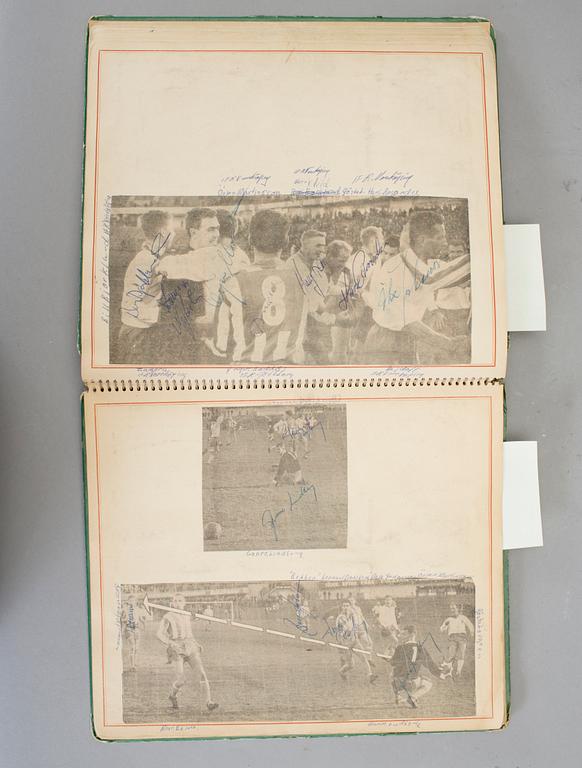 SAMLING FOTBOLLSAUTOGRAFER, bla Ryska landslaget -64, Benfica, Nacka Skoglund, Prawitz Öberg, 1960-70-tal.