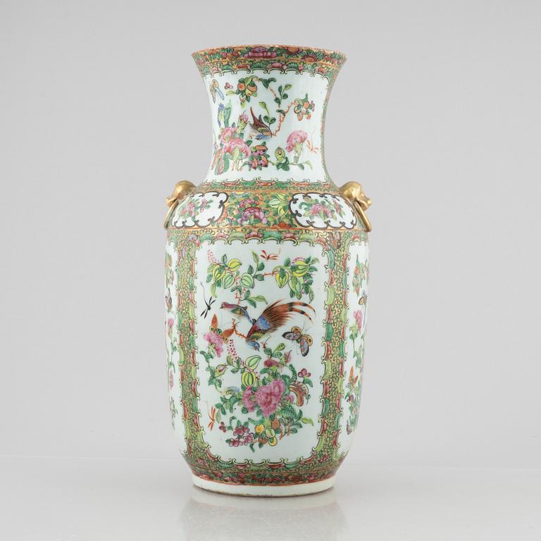 A porcelain vase, Canton, China, 19th century.