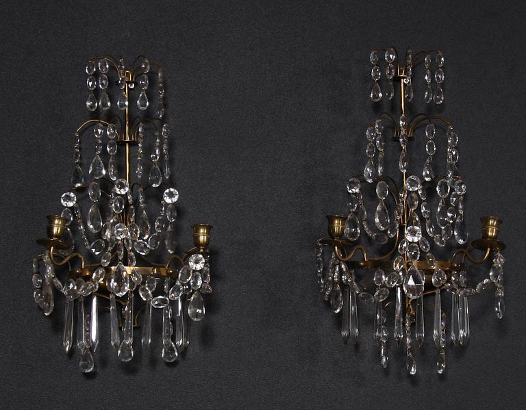 VÄGGLYSTRAR, ett par, gustaviansk stil, 1900-tal.