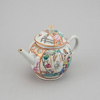 A famille rose teapot with cover, Qing dynasty, Qianlong (1736-95).