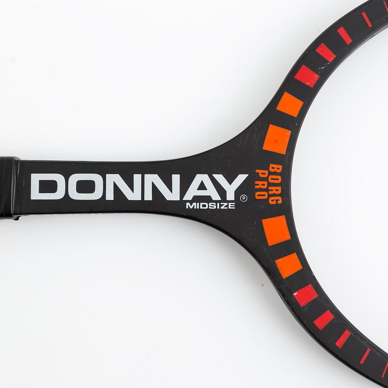 Tennisracket. Signerad Björn Borg. Speciellt framtaget midsized Borg Pro test racket, Graphite-förstärkt.