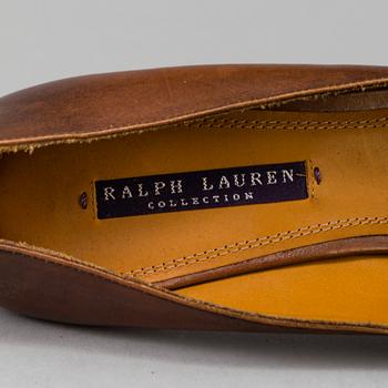 A pair of pumps by  Ralph Lauren, in size 39.