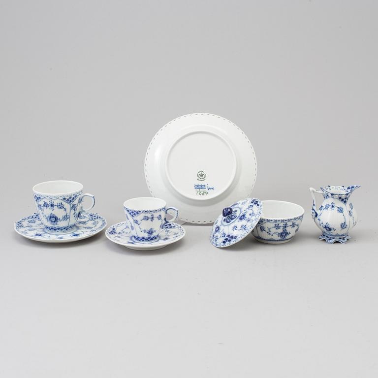 A porcelain service, 28 pcs,  "Musselmalet", Royal Copenhagen.