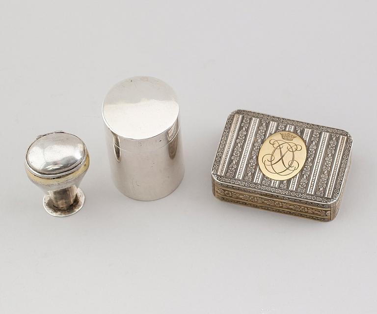 DOSOR, 3 st, silver, 1700- /1800-/ 1900-tal. Total vikt 145 g.