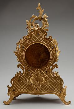 BORDSPENDYL, mässing, Louis XV stil, 1900-talets början.