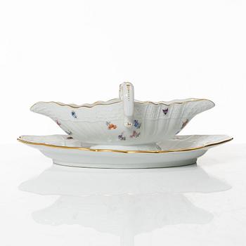 A Meissen porcelain sauce bowl, 1890s.
