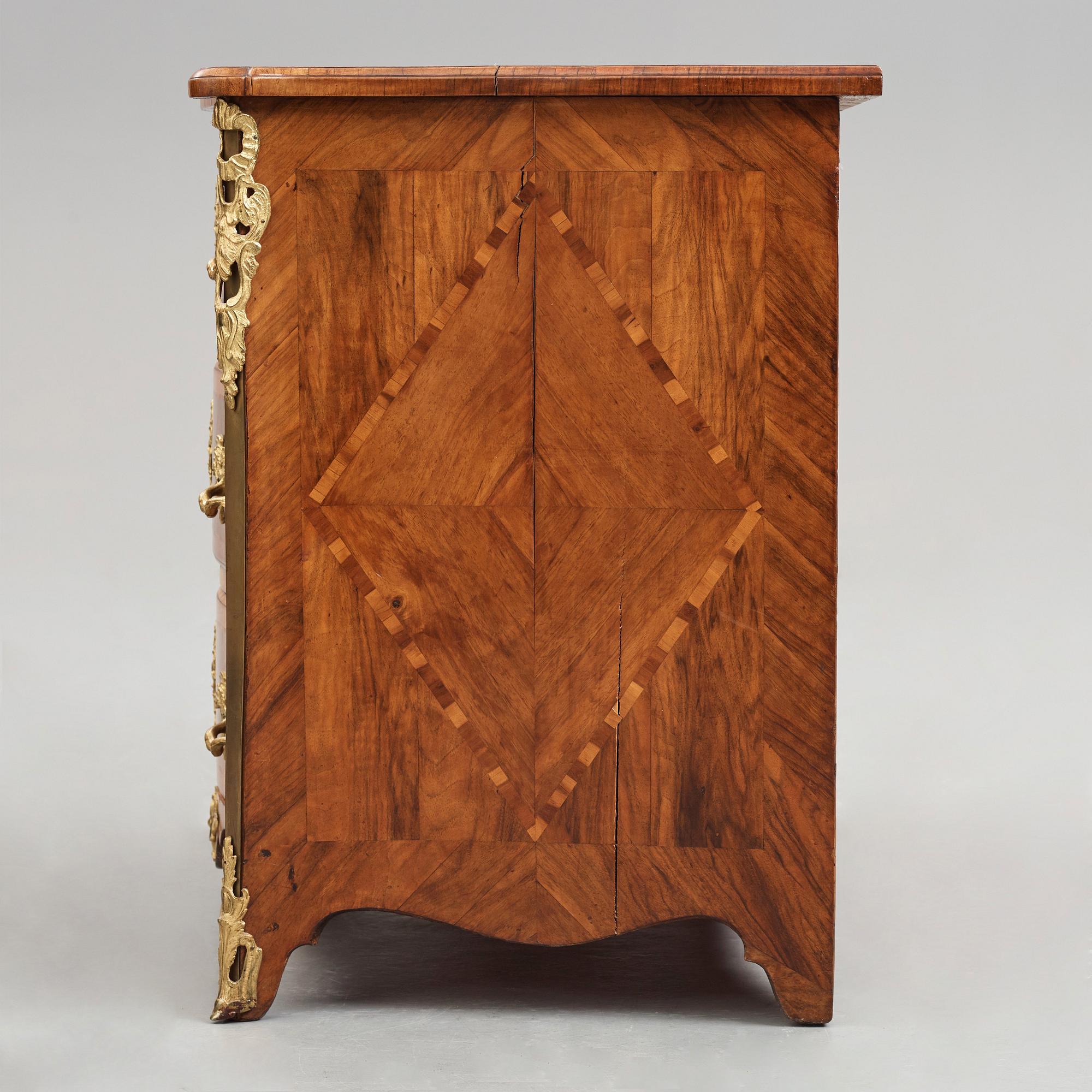 Byrå, 1700-talets mitt, Rokoko.