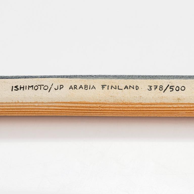 Fujiwo Ishimoto, a ceramic wall vase, signed and marked in the mass, Arabia Finland.