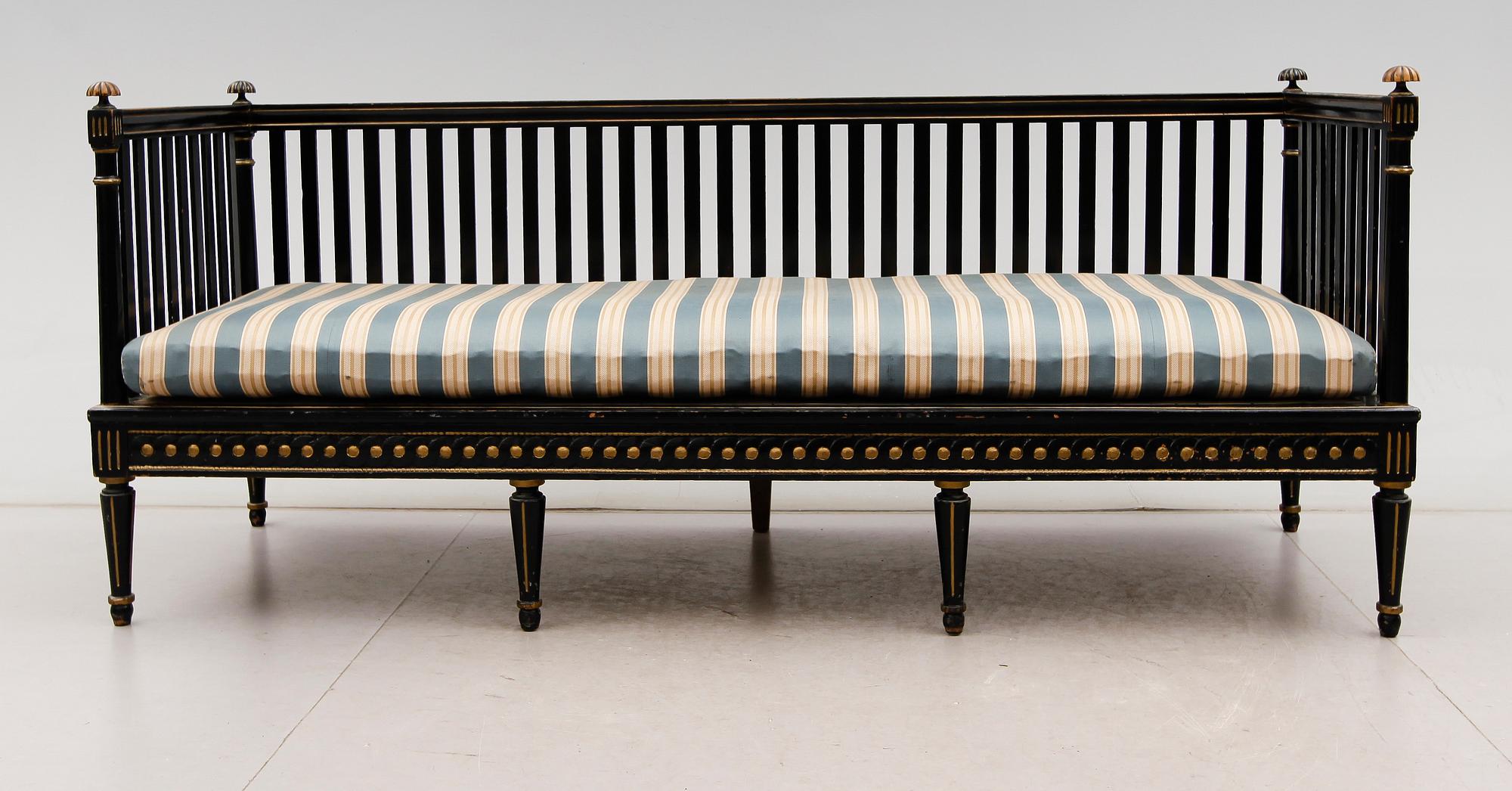 SOFFA, sengustaviansk, omkring år 1800.