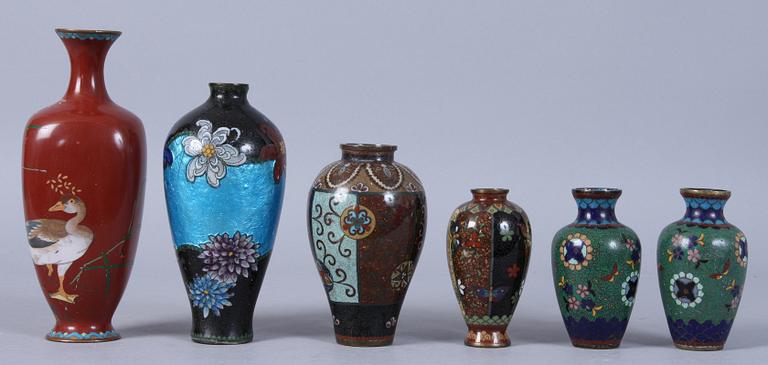VASER, 6 st, cloisonné, 1900-talets första kvartal.