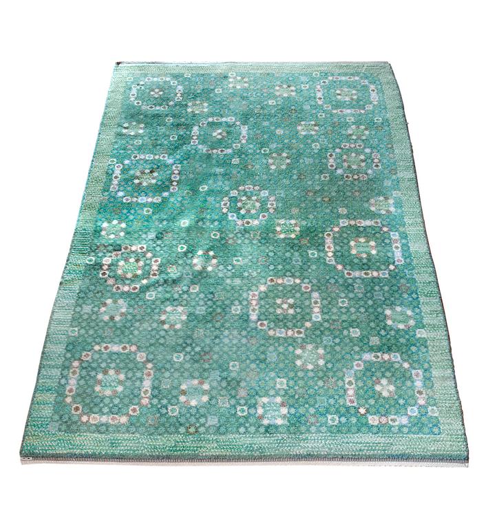 A FLOSSA CARPET.