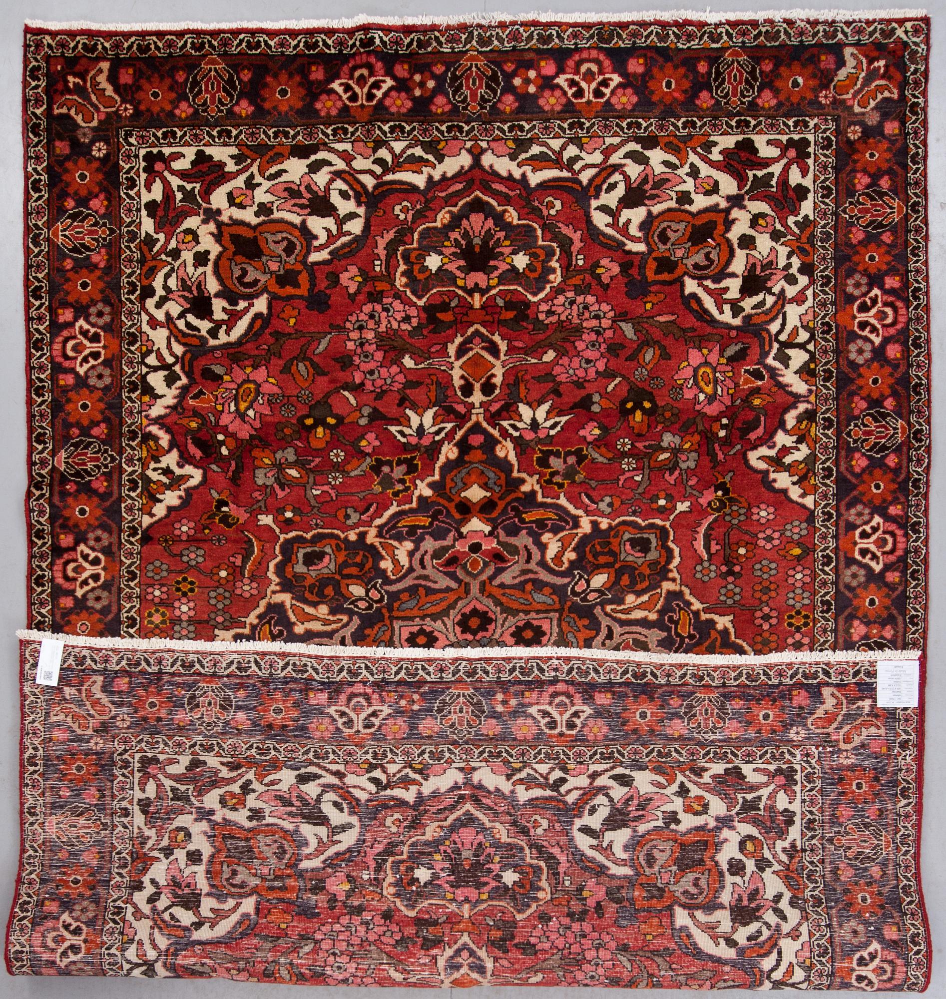 MATTA, Bahktiari, 1900-talets slut, ca 303X207 cm.