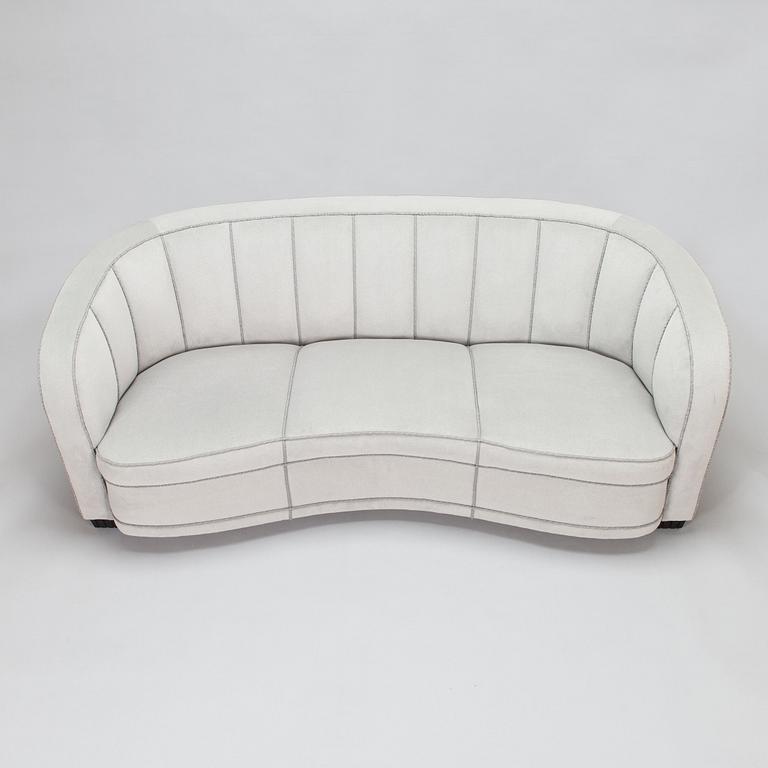 A 1930s sofa, model 'Näyttely 2' (Exhibition 2), Huonekaluliike Majander Oy, Finland.