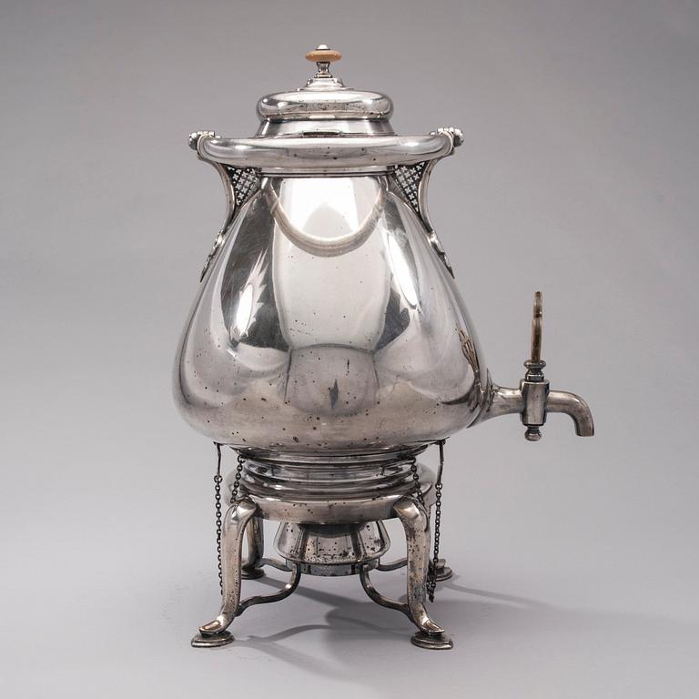 SAMOVAARI, hopeoitu, helmiäistä, leimattu AK. Aleksander Katch (Александр Качъ) Pietari, vuosisadanvaihde 1800/1900.