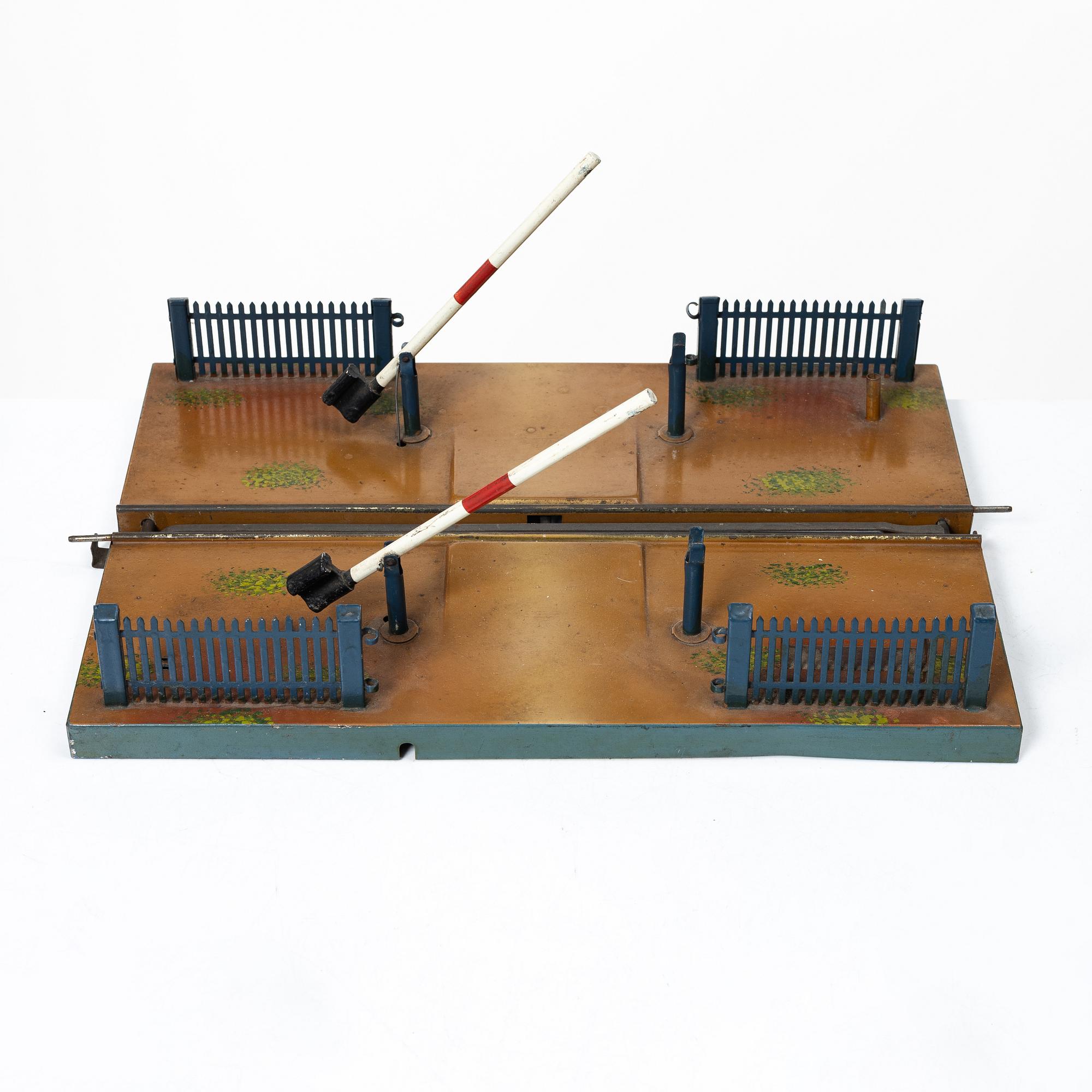 Märklin, Locomotives, carriages and accessories, first half of the 20th century.