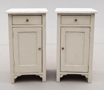 SÄNGBORD, 1 par, 1900-talets första hälft.