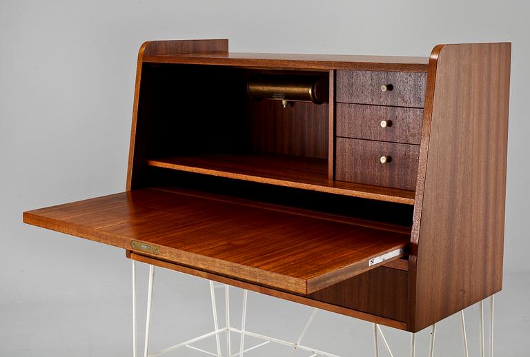 SEKRETÄR, 1900-talets mitt.