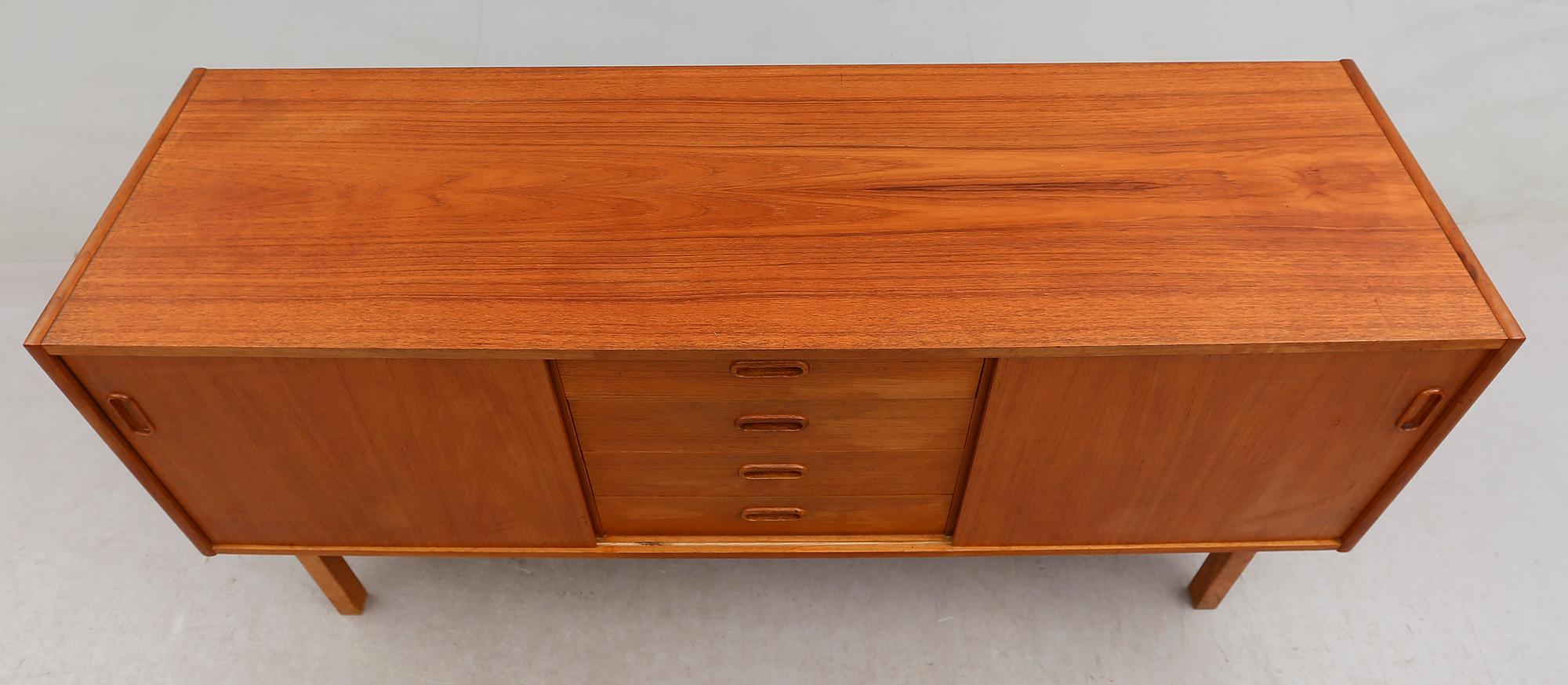 SIDEBOARD, 1900-talets andra hälft.