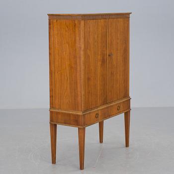 SKÅP, gustaviansk stil, 1900-talets mitt.