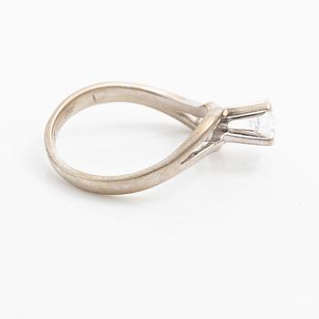 18K white gold ring with a brilliant-cut diamond, approx. 0.65 ct.