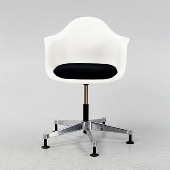 Charles & Ray Eames, a 'PACC' chair, Vitra.