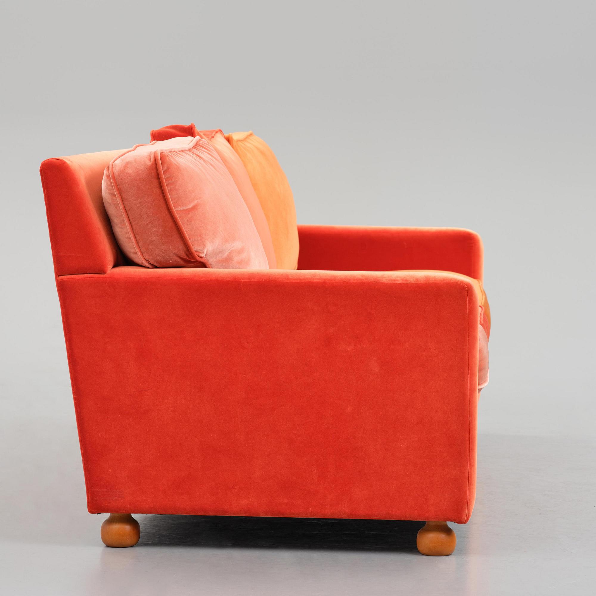 Josef Frank, a three-seated sofa, model 3031, Firma Svenskt Tenn, 2000s.