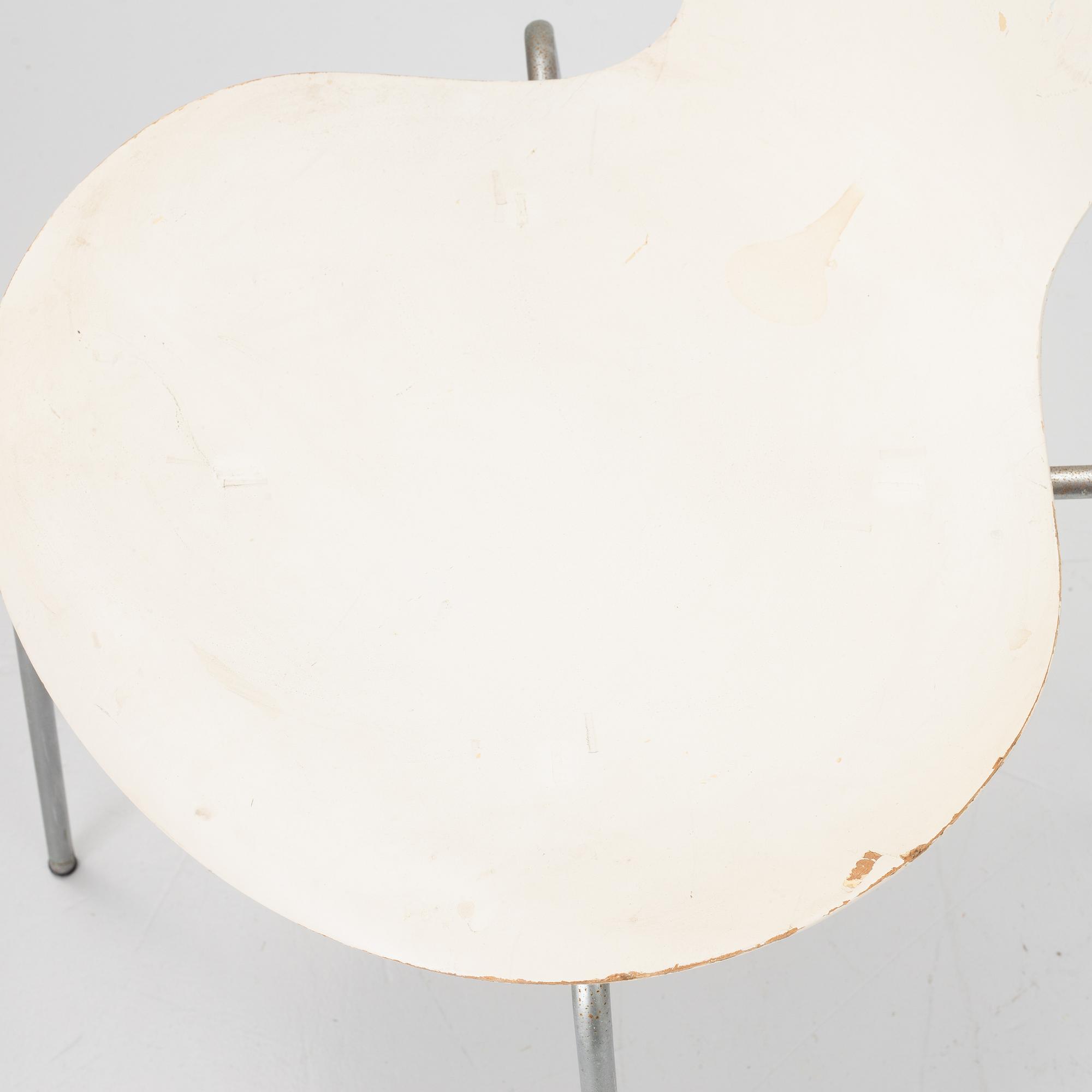 Arne Jacobsen, Four 'Series 7' chairs, Fritz Hansen Denmark 1970.